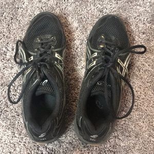 women’s volleyball shoes